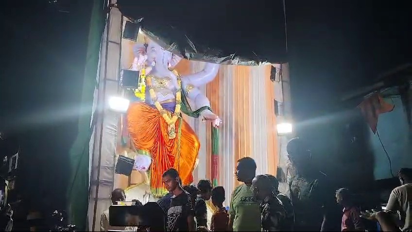 સુરજ ઉગવા પહેલા 25 લોકોની ધરપકડ, ગણેશ મંડપ પર પથ્થરમારો થતા પોલીસ એક્શનમાં