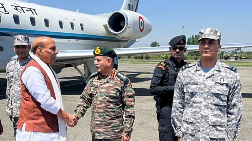 Rajnath singh bhuj visit, bhuj airbase news, સંરક્ષણ પ્રધાન ગુજરાત, indian defence minister visit, bhuj army base, rajnath singh soldiers meeting, bhuj military news, gujarat defence updates, indian army news, ભુજ એરફોર્સ સ્ટેશન સમાચાર