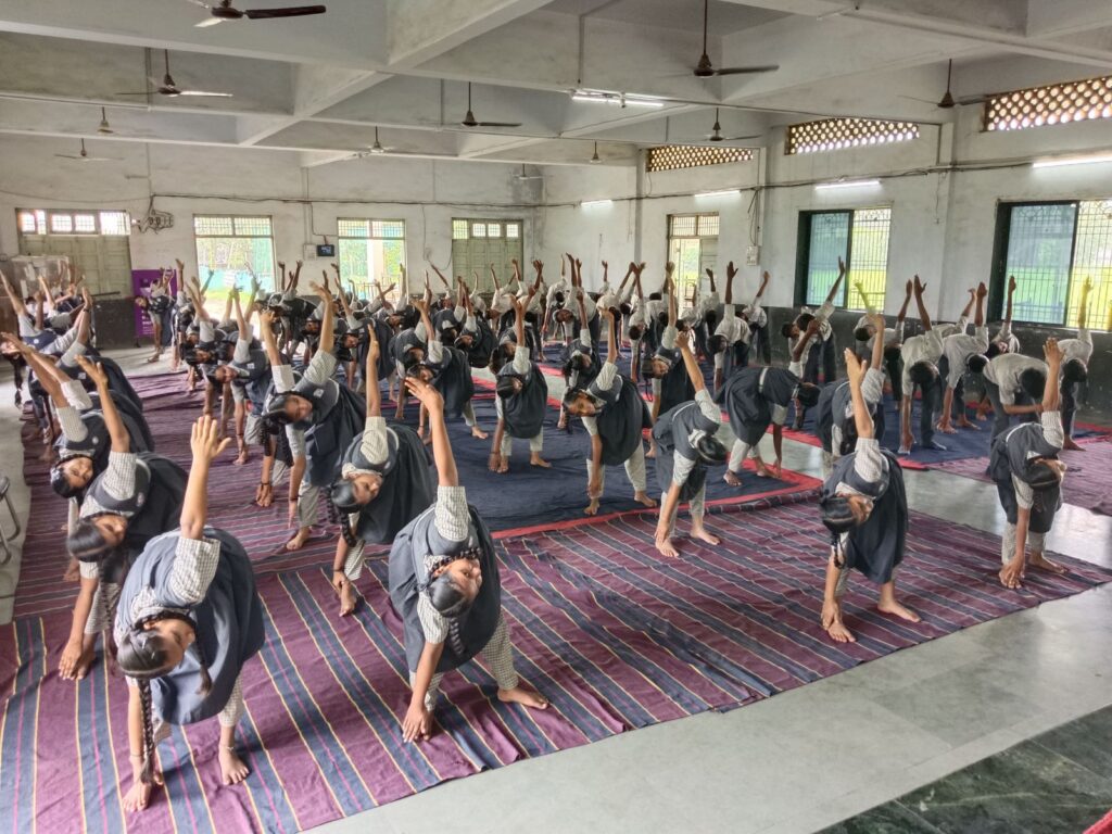 અદાણી ફાઉન્ડેશન-હજીરા દ્વારા આંતરરાષ્ટ્રીય યોગ દિવસની ઉત્સાહભેર ઉજવણી