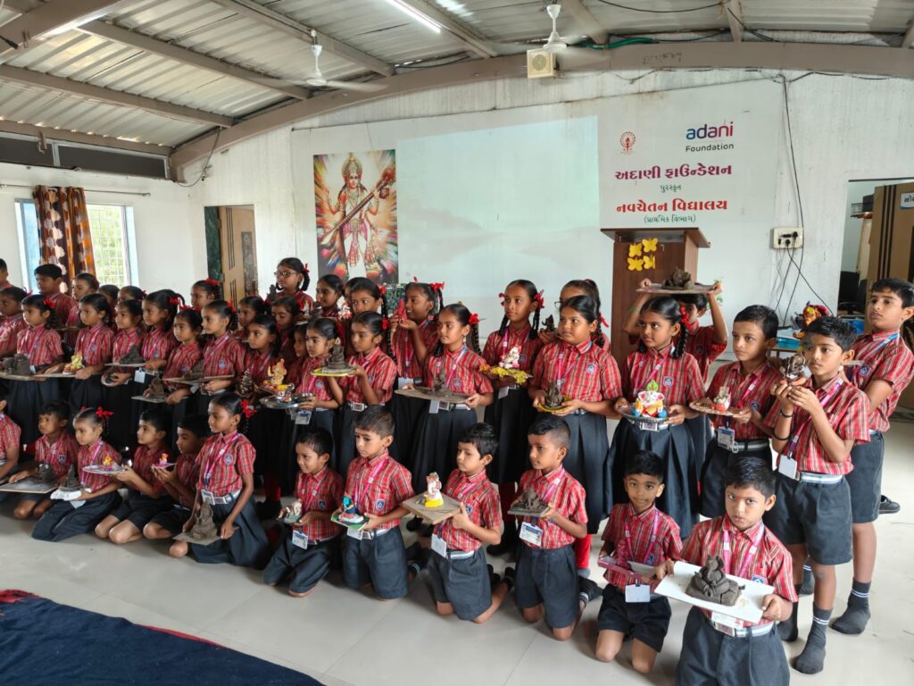 નવચેતન અદાણી શાળામાં ઈકો ફ્રેન્ડલી ગણપતિ ઉત્સવ