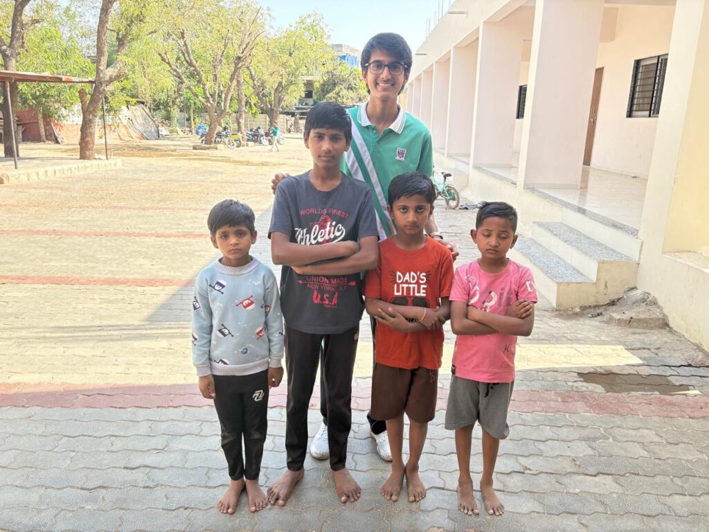 અદાણી ઇન્ટરનેશનલ સ્કૂલના વિદ્યાર્થીને વિશ્વસ્તરે પ્રતિષ્ઠિત ક્રેસ્ટ ગોલ્ડ એવોર્ડ