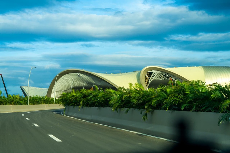 વડાપ્રધાન મોદીએ ભારતીય નાગરિક ઉડ્ડયનની યાત્રામાં મોટા સીમાચિહ્નરૂપ નવી મુંબઈ આંતરરાષ્ટ્રીય એરપોર્ટ ખુલ્લું મૂક્યું