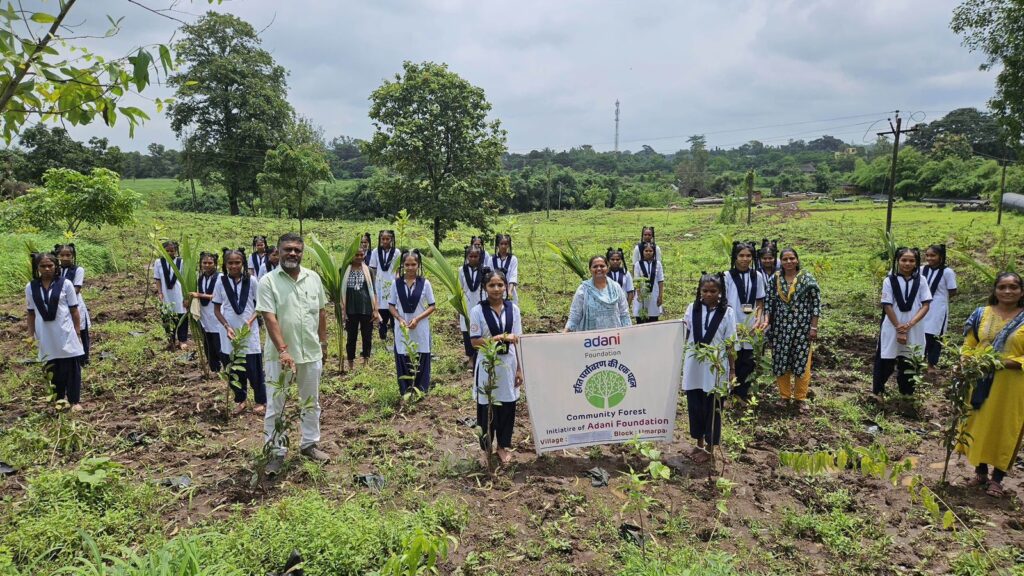 અદાણી ફાઉન્ડેશનનું હરિત-ક્રાંતિ તરફ સશક્ત પગલુંઃ પર્યાવરણ, જૈવવિવિધતા અને ટકાઉ ભવિષ્ય માટેનું પ્રેરણાદાયક વૃક્ષારોપણ અભિયાન
