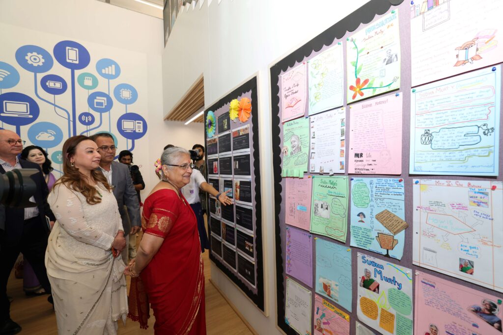 સુધા મૂર્તિની પ્રેરક હાજરીમાં અદાણી ઇન્ટરનેશનલ સ્કૂલ ખાતે બુકફ્લિક્સ 2025નો આરંભ ઇન્ટરનેશનલ સ્કૂલ