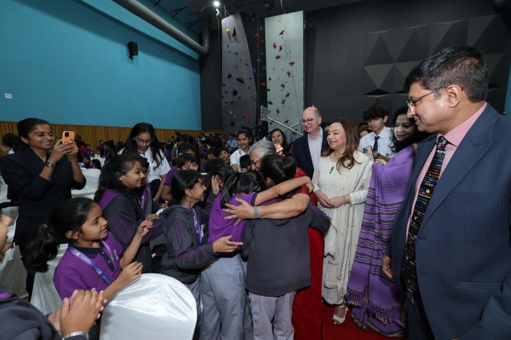 સુધા મૂર્તિની પ્રેરક હાજરીમાં અદાણી ઇન્ટરનેશનલ સ્કૂલ ખાતે બુકફ્લિક્સ 2025નો આરંભ ઇન્ટરનેશનલ સ્કૂલ