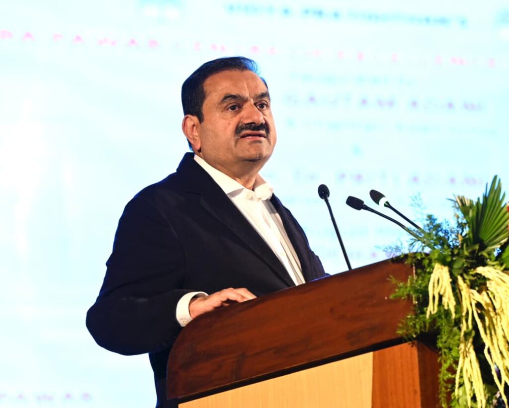 ભારતને બુદ્ધિમત્તાના યુગનું નેતૃત્વ લેવા યુવાધનને ગૌતમ અદાણીની હાકલ