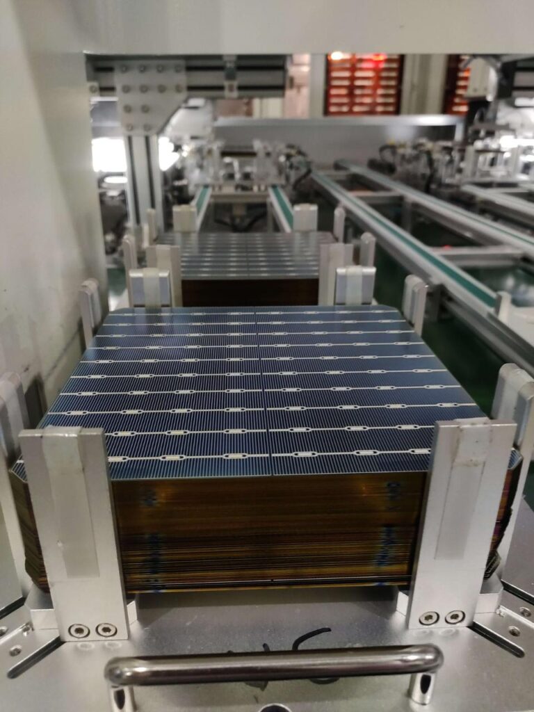 વુડ મેકેન્ઝીના વૈશ્વિક ટોપ-10 રેન્કિંગમાં અદાણી સોલાર એકમાત્ર ભારતીય કંપની બની