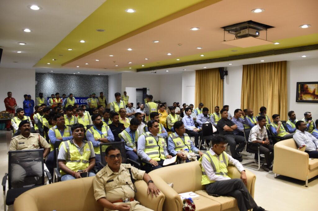 સુરતના દરિયે હવાઈ ડ્રોન હુમલાને પહોચી વળવા ગુજરાત મેરીટાઇમ બોર્ડ અને અદાણી હજીરા પોર્ટનું સંયુક્ત ઓરેશન