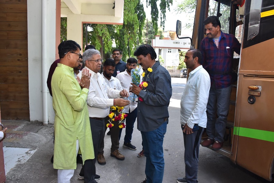 ઈરાન-અમેરિકા યુદ્ધ દરમિયાન ઈરાનમાં ફસાયેલા વલસાડ-નવસારીના 72 માછીમારો સ્વદેશ પરત ફર્યા